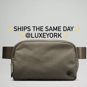 Everywhere Belt Bag - Carob Brown/Black, Brand New